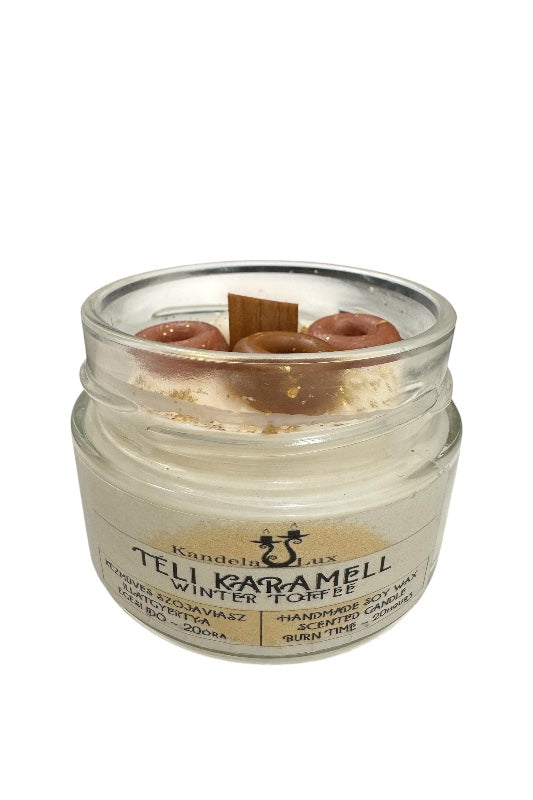 KandelaLux illatgyertya Téli karamell 25 órás Lapos üveges